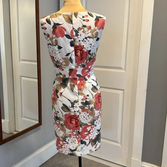 Dress barn, floral, coral, pink, and green on white sheath midi sleeveless dress - Picture 5 of 7
